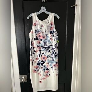 Chic Floral Midi Dress - White and Pink